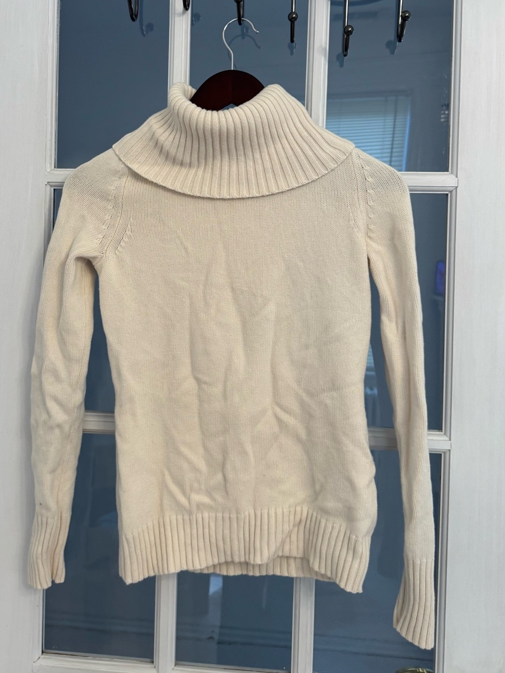 BANANA REPUBLIC Women’s Cream Knot Button Detail Turtleneck Sweater Size S